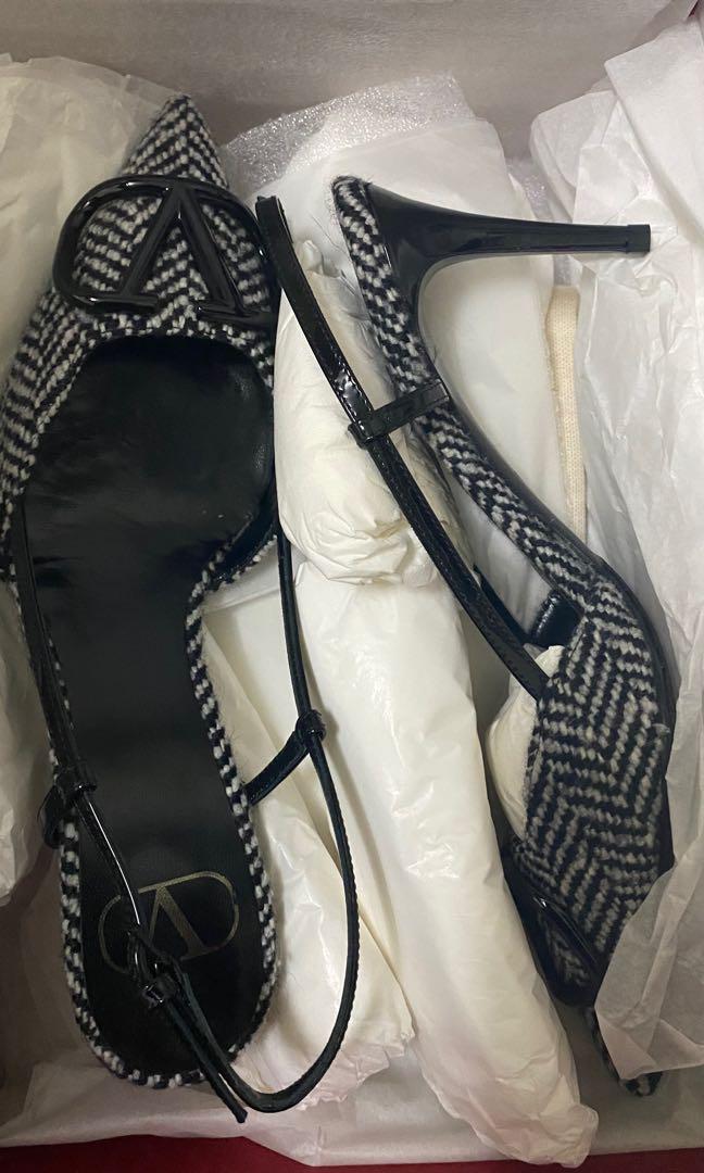 Valentino Tweed Heels size 36.5 (Category: Heels) located in Manila. Submitted by mrsd_ (Listing ID 1165829317, Image 1). Description: * Valentino Tweed Heels size 36.5 * Brand New Never Worn - fits true to size for 6.5 US .