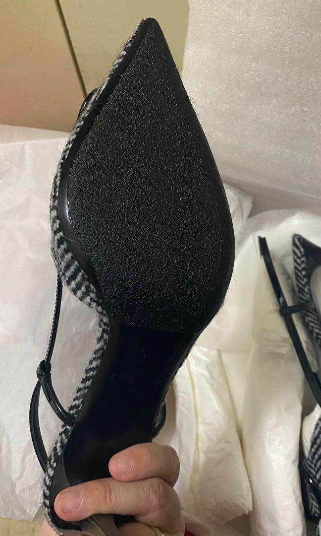 Valentino Tweed Heels size 36.5 (Category: Heels) located in Manila. Submitted by mrsd_ (Listing ID 1165829317, Image 2). Description: * Valentino Tweed Heels size 36.5 * Brand New Never Worn - fits true to size for 6.5 US .