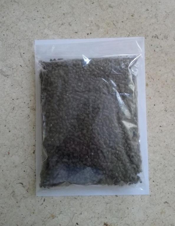 有機雞屎肥1KG Fertiplus-4-2-10, 傢俬＆家居, 園藝, 土壤和肥料- Carousell