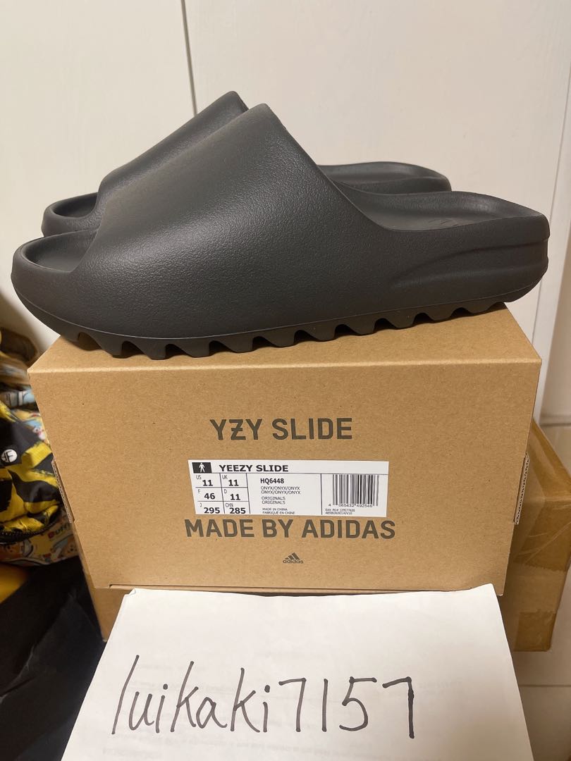Adidas Yeezy Slide Onyx, 男裝, 鞋, 波鞋- Carousell