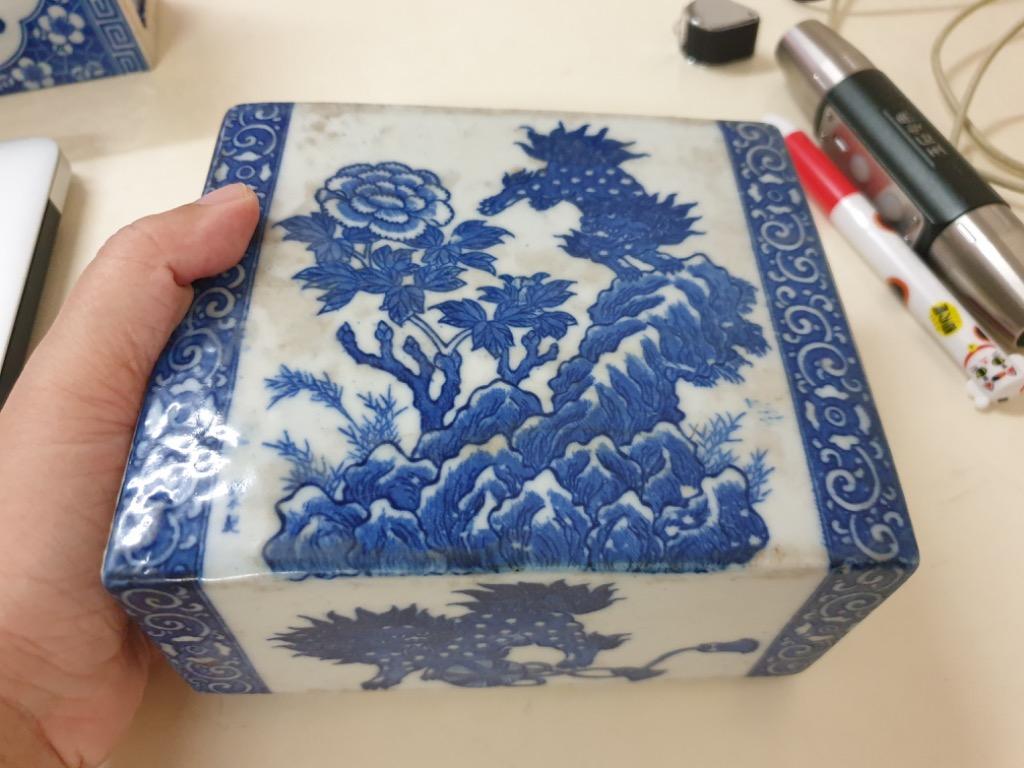 Antique chinese porcelain online pillow