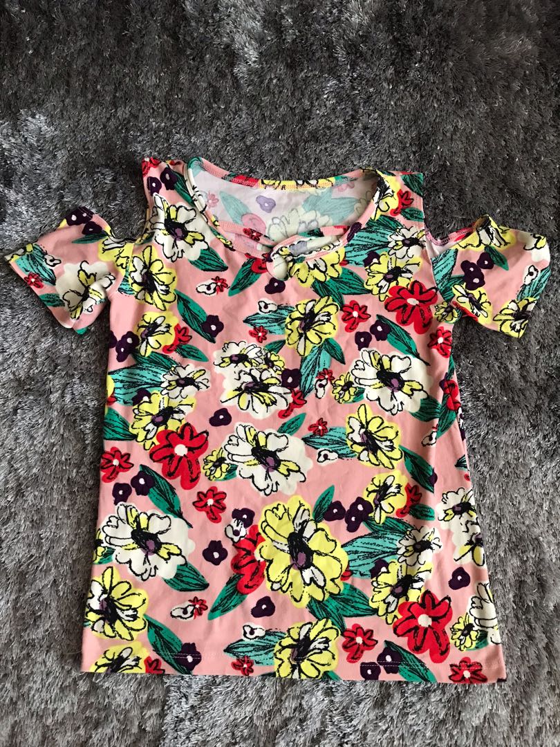 Bakuna Blouse, Women's Fashion, Tops, Blouses on Carousell