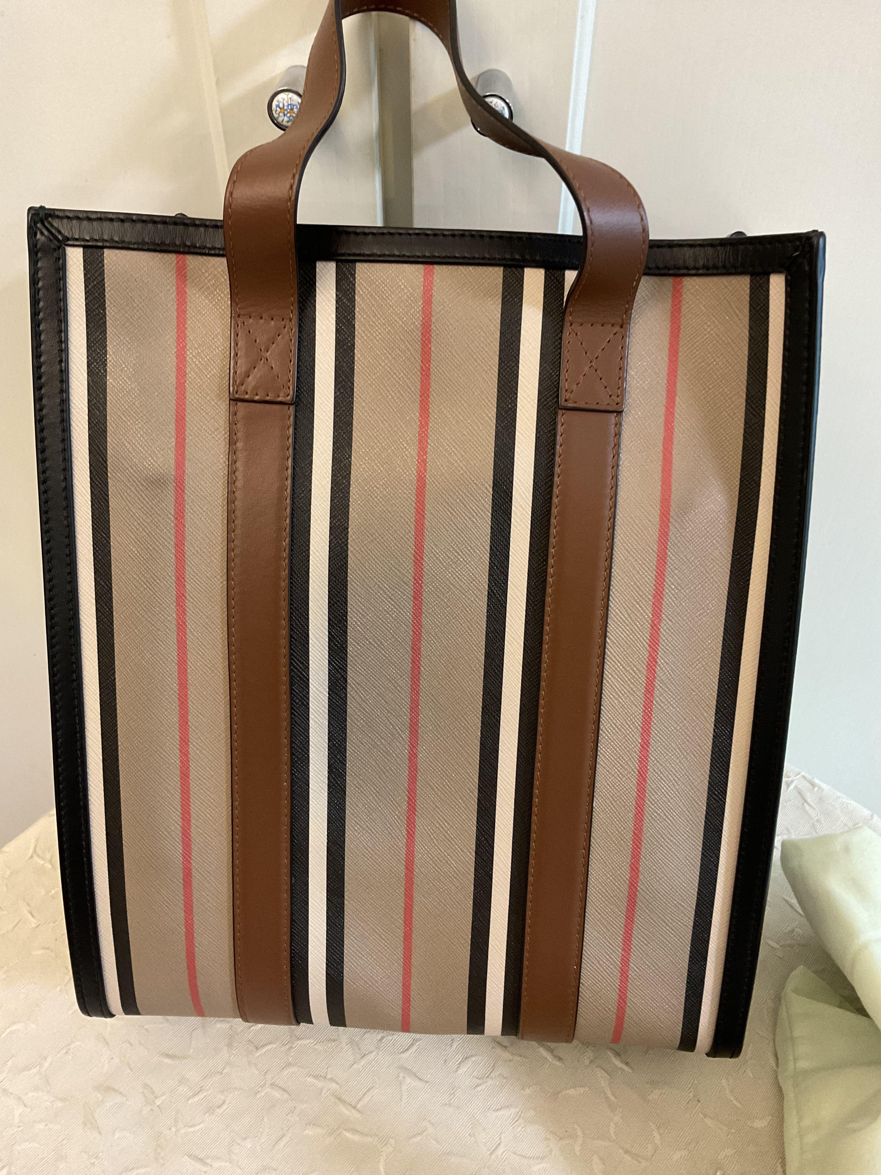 Burberry Icon Stripe E-canvas Portrait Tote Bag in Natural