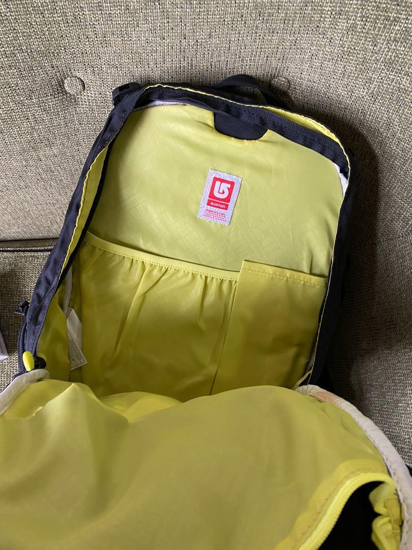 Burton （分類：背包）位於 Hong Kong。 由 pflee2022 提交（商品編號 1166094708，圖片 3）。簡介： Burton backpack can be used to carry snowboard at the back 。