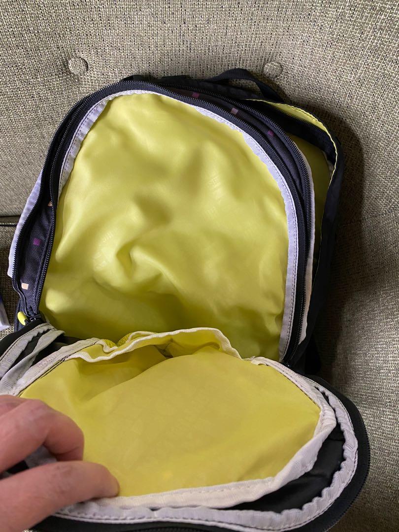 Burton （分類：背包）位於 Hong Kong。 由 pflee2022 提交（商品編號 1166094708，圖片 5）。簡介： Burton backpack can be used to carry snowboard at the back 。