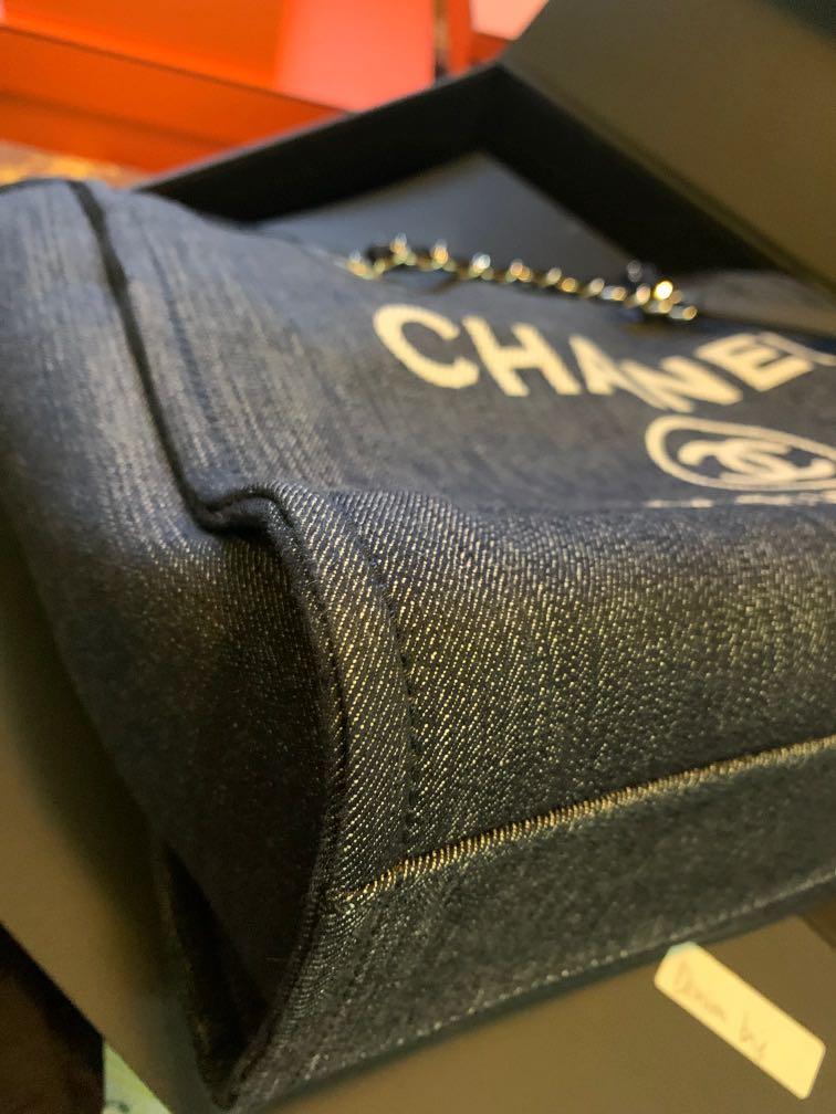 Chanel deauville tote bag denim blue card no 219xxxxx, 99%new full 