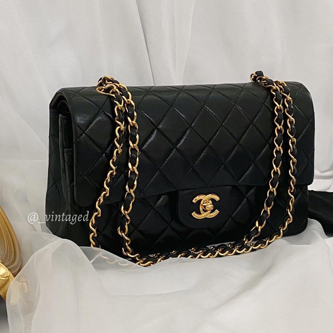 ✖️SOLD✖️ Chanel Medium Classic Flap CF in Black Lambskin GHW