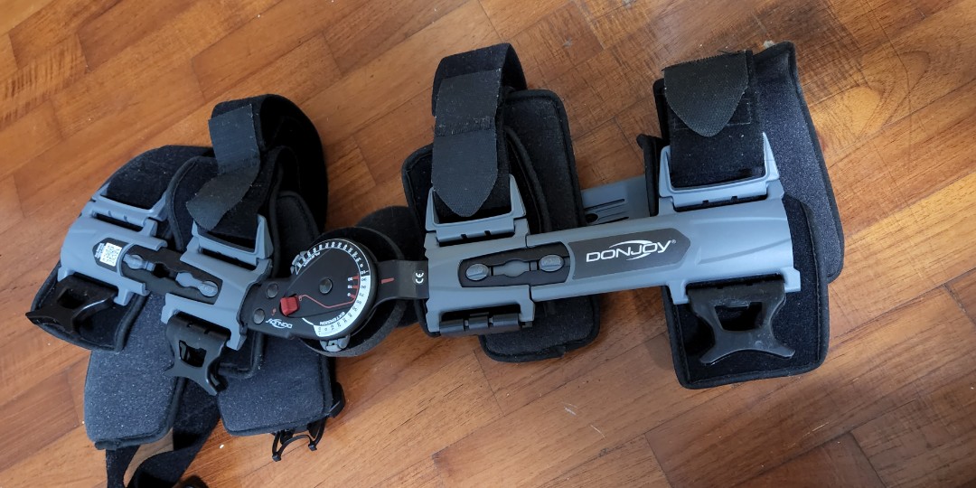 Donjoy X act rom Knee Brace, Health & Nutrition, Assistive