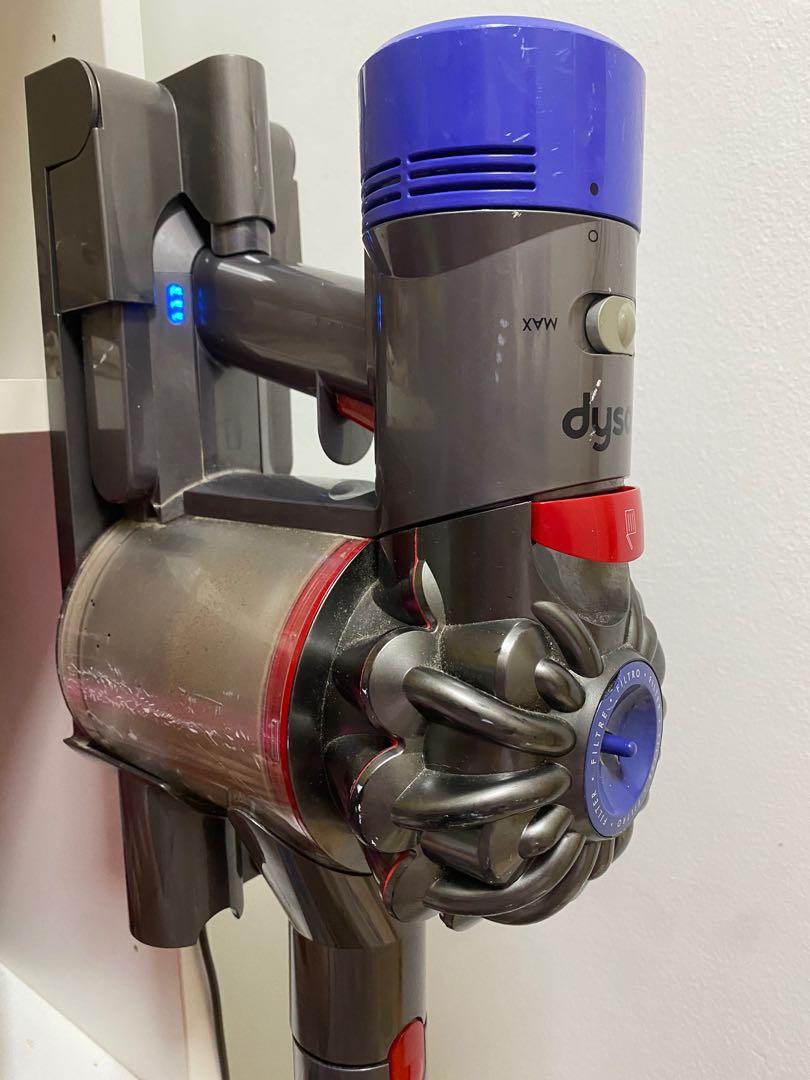 Dyson V8 Absolute, TV & Home Appliances, Vacuum Cleaner & Housekeeping