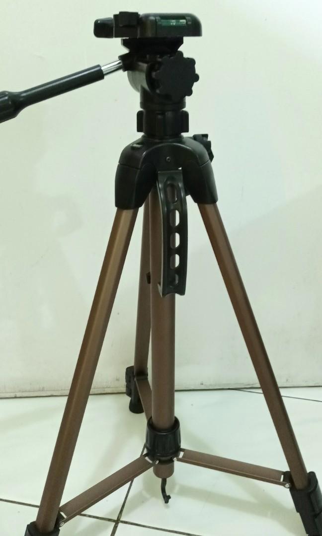 Hama Star 61 High Quality Tripod, Photography, Photography Accessories,  Tripods & Monopods On Carousell