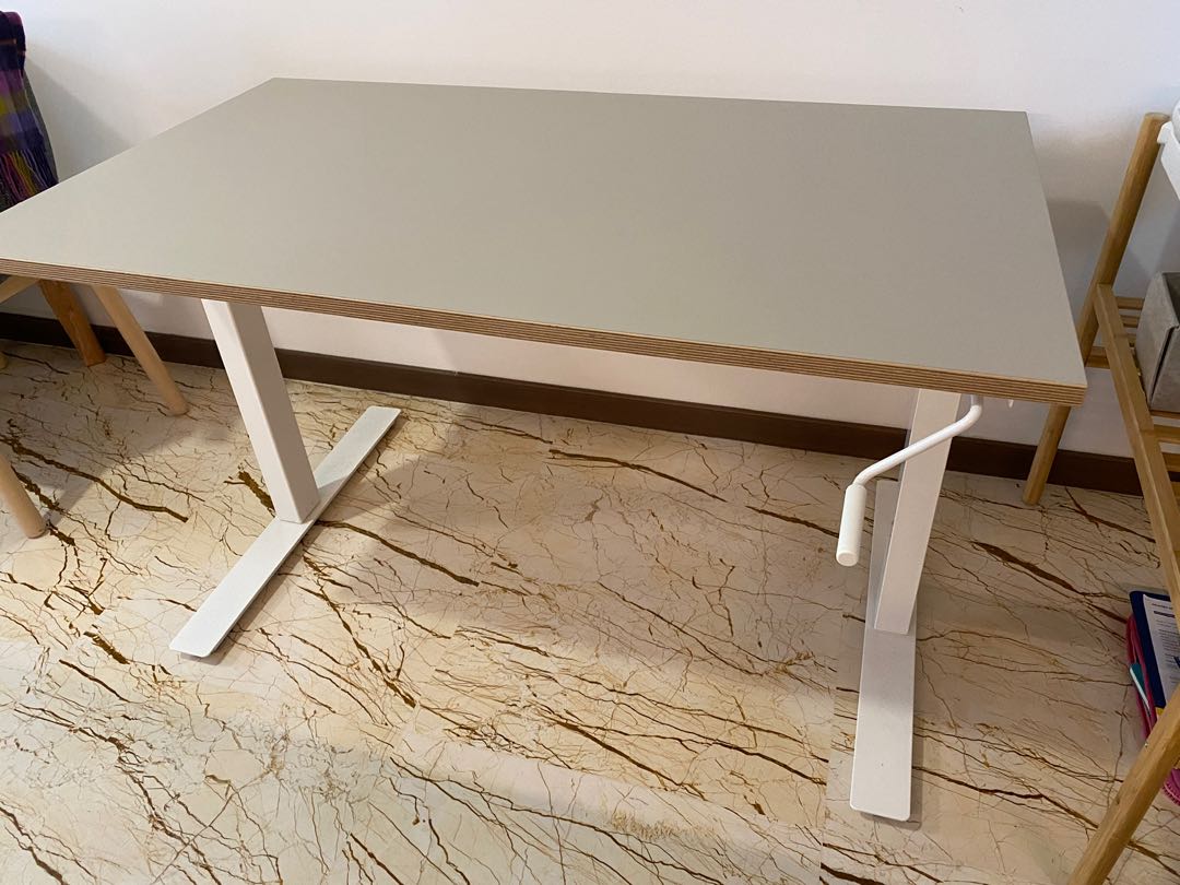IKEA TROTTEN sit / stand desk. 120x70. Height adjustable 72122
