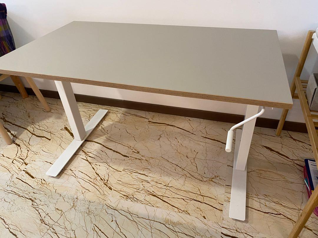 IKEA TROTTEN sit / stand desk. 120x70. Height adjustable 72122