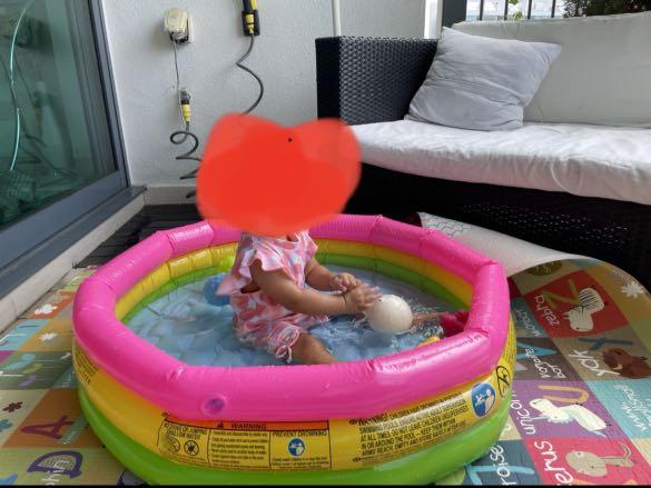 inflatable pool pillow
