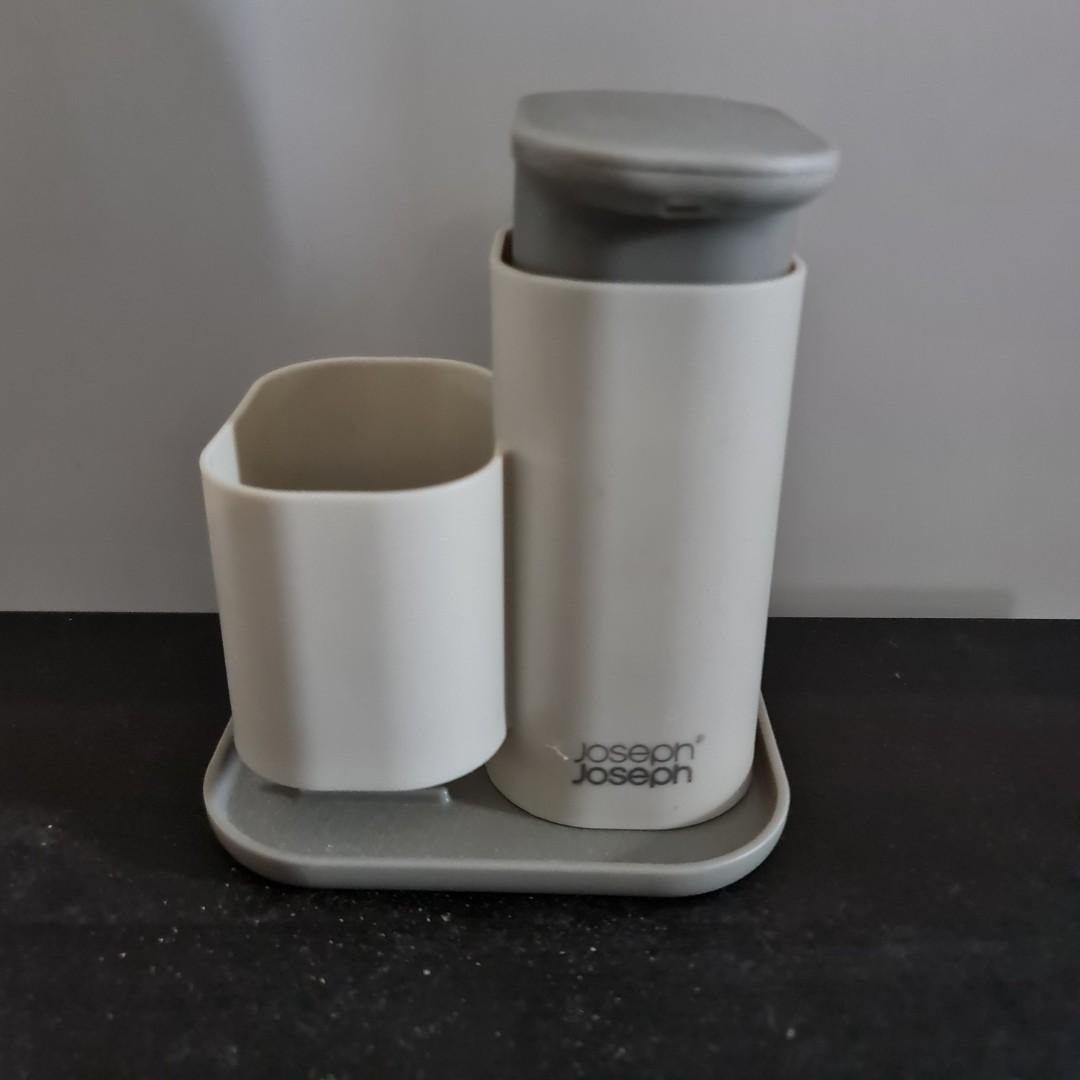 Joseph Joseph Easy Tear Kitchen Towel holder, Furniture & Home Living