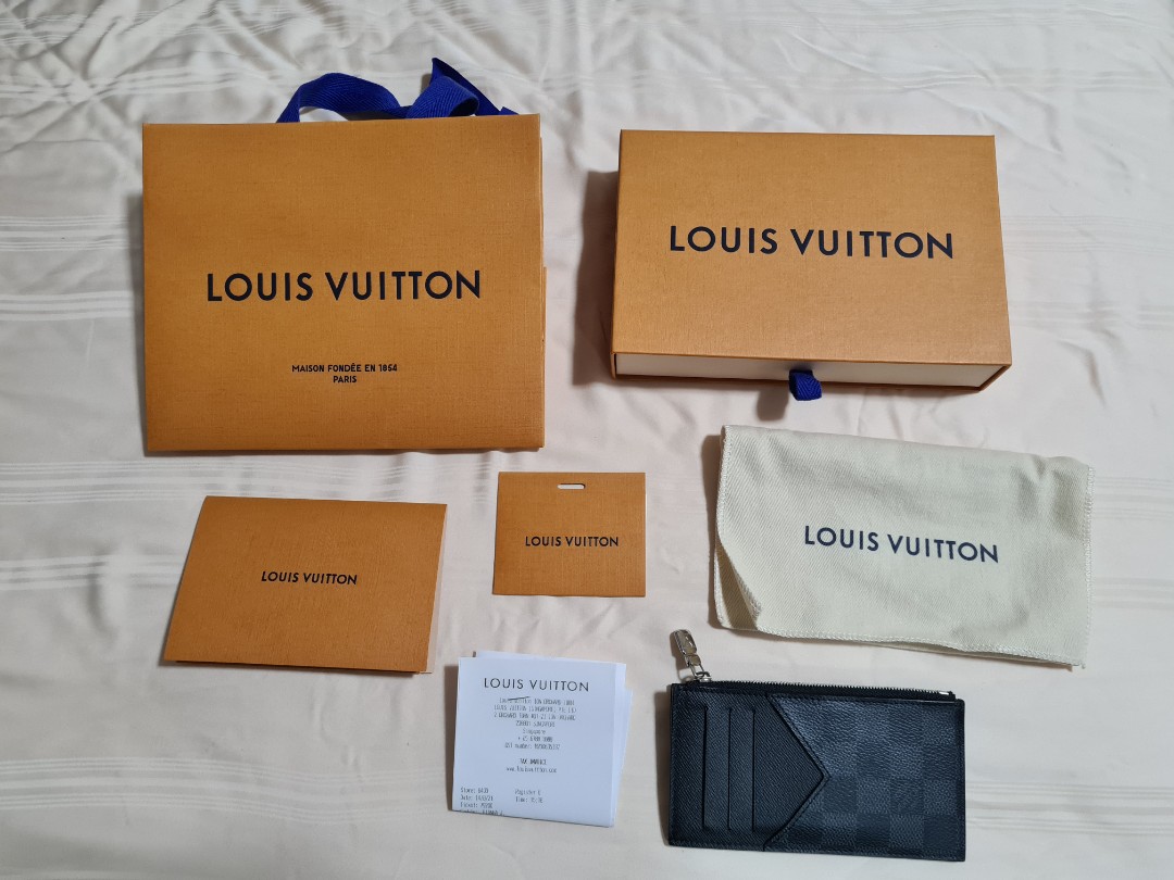 Louis Vuitton M30839 LV COIN CARD HOLDER, Men's Fashion, Watches &  Accessories, Wallets & Card Holders on Carousell