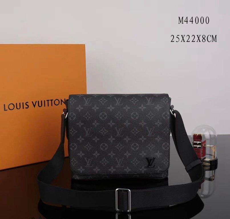 Auth Louis Vuitton Monogram Eclipse District PM M44000 Men's