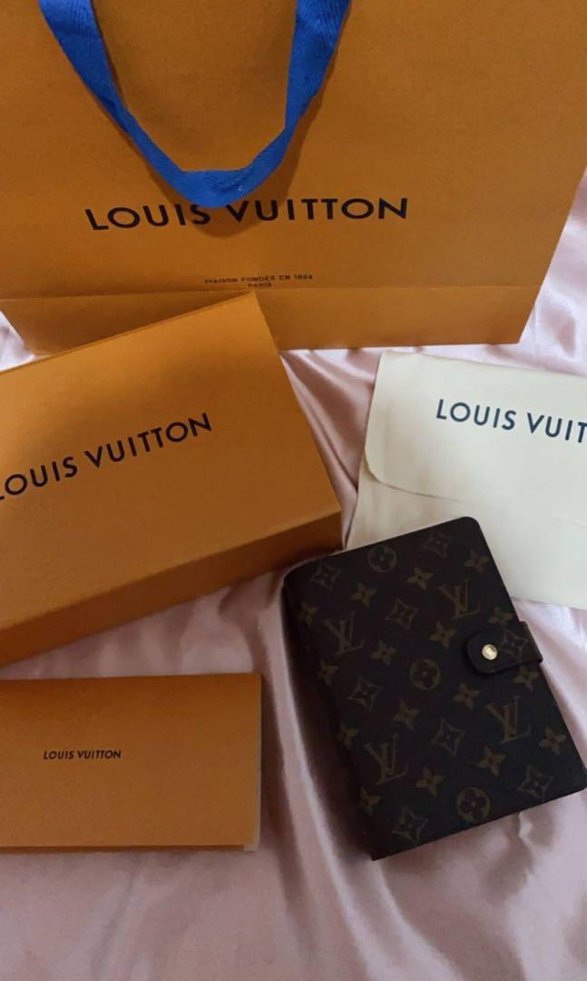 LV Planner MM Monogram (Category: Luxury Bags & Wallets) located in Quezon City. Submitted by LovedByAna_ (Listing ID 1166082398, Image 3). Description: Bought in Greenbelt LV Used for 3 months only RFS: Switched to digi planning (Ipad) Guaranteed Authentic w/receipt Bought for 34,200.