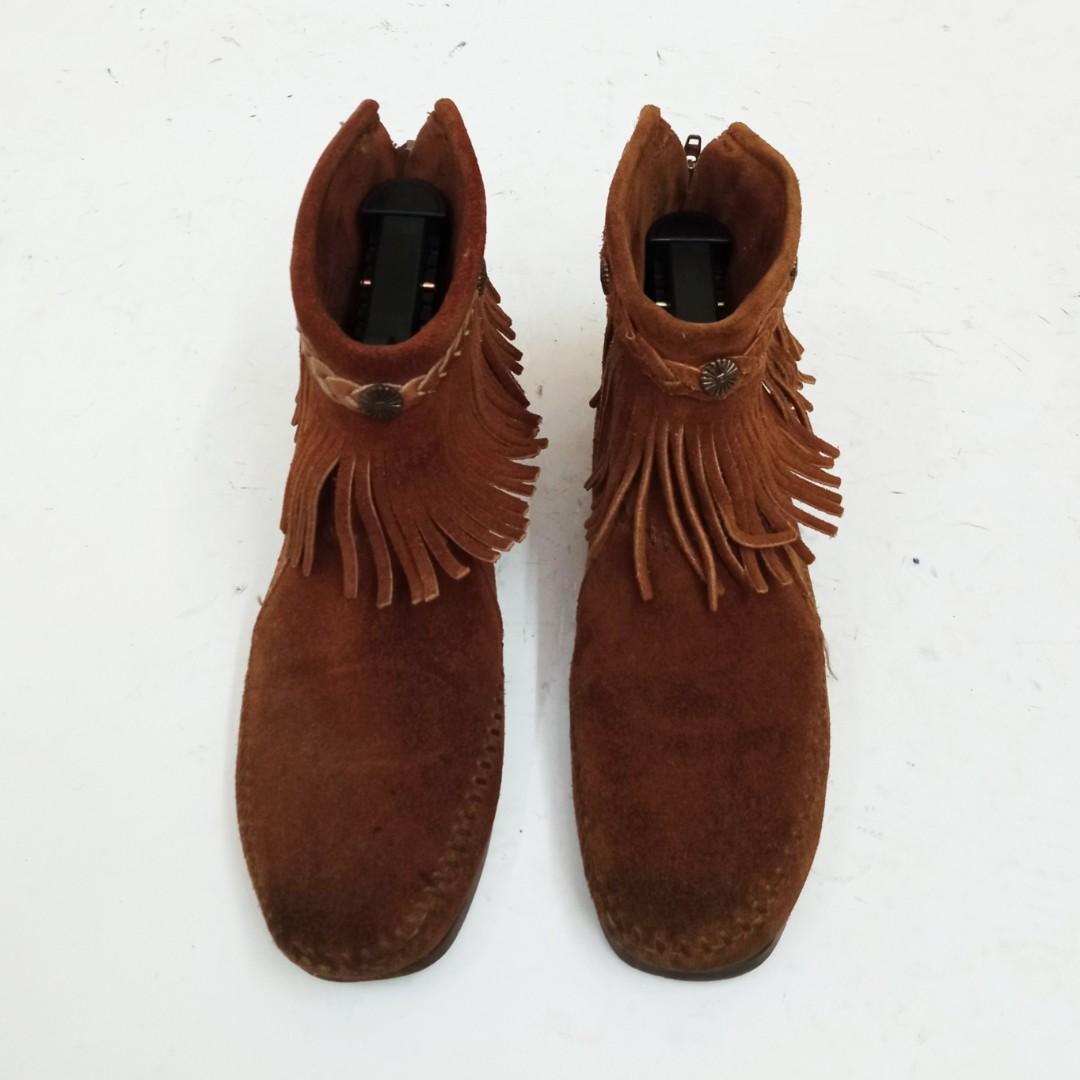 Minnetonka fringe sales ankle boots