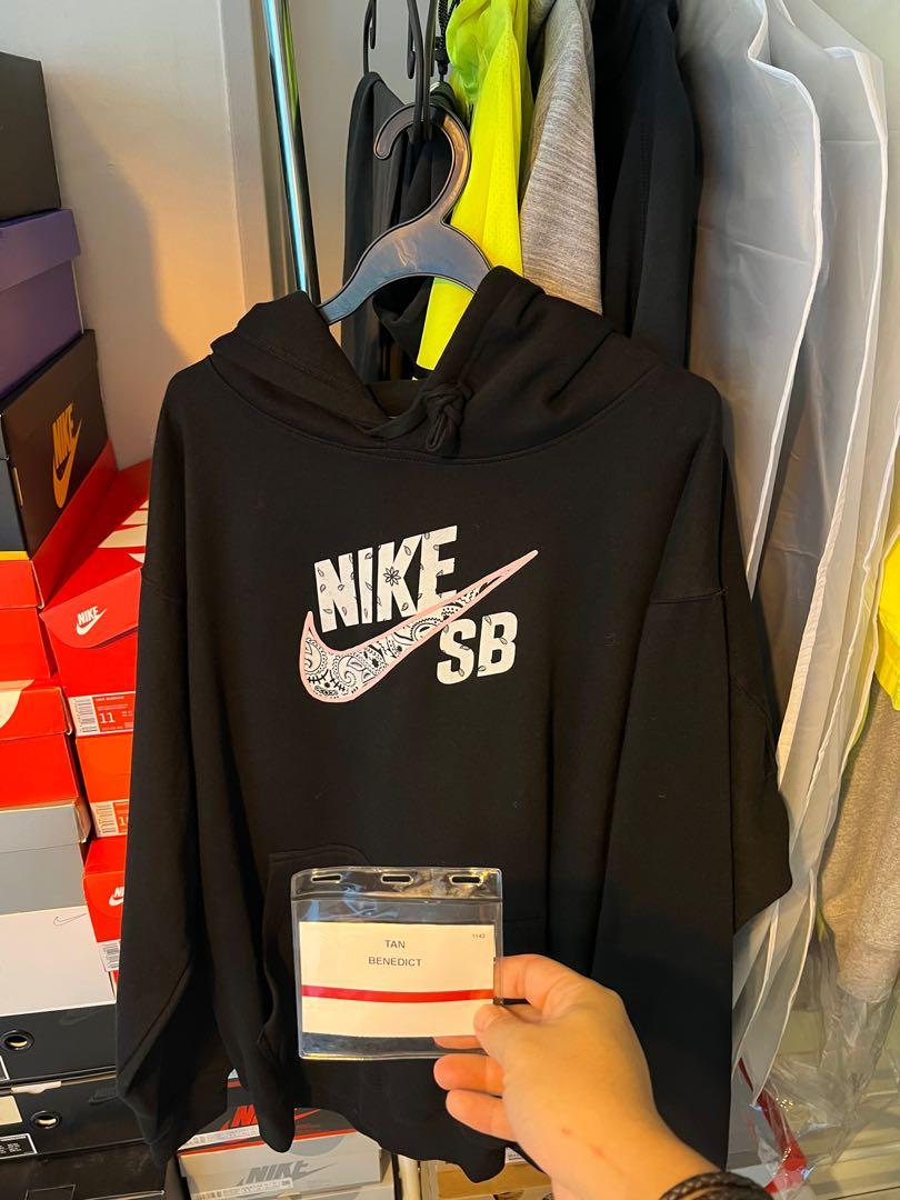 NIKE SB TRAVIS SCOTT HOODE XL, Men's Fashion, Coats, Jackets and