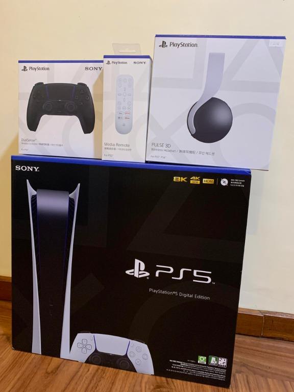 Playstation 5 PS5 Digital Console complete set with ACCESSORIES