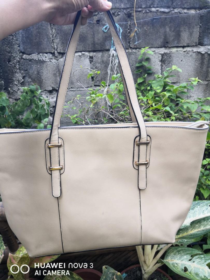 Polo villae sale bags prices