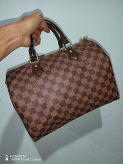 (Category: ) located in . Submitted by Handbags_90 (Listing ID 1143426929, Image 1). Description: .