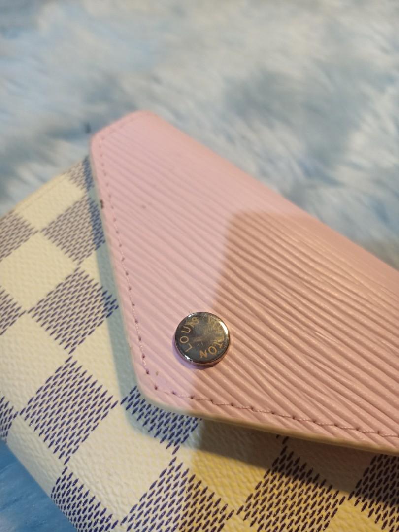 Preloved Lv azure envelope wallet (Category: Luxury Bags & Wallets) located in Cebu City. Submitted by day.98 (Listing ID 1166031302, Image 2). Description: 🇯🇵from japan surplus 🇯🇵genuine leather 🇯🇵coded 🇯🇵meduim size 🇯🇵with dust bag.