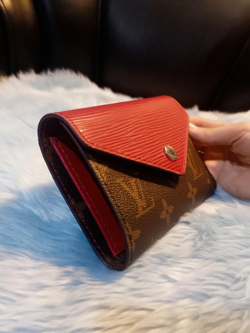 Preloved lv envelope wallet (Category: Luxury Bags & Wallets) located in Cebu City. Submitted by day.98 (Listing ID 1166035948, Image 2). Description: 🇯🇵from japan surplus 🇯🇵genuine leather 🇯🇵coded 🇯🇵with dust bag 🇯🇵no flaws.