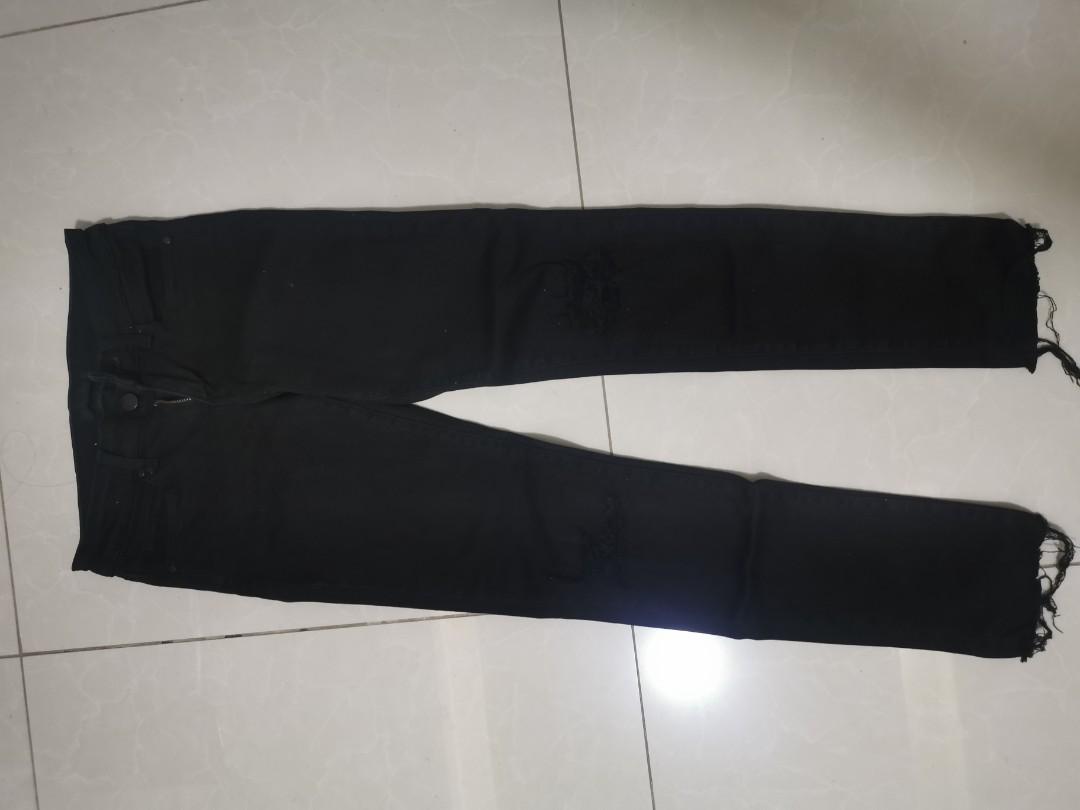 Preloved uniqlo ultra stretch jeans (Category: Jeans) located in Manila. Submitted by NewCreationInChrist (Listing ID 1166204875, Image 1). Description: Like new condition and was seldomly used! Tattered Size 22 see photo Doesn't fit me anymore. Shipping c/o buyer Shopee check-out available Thank you and God bless you.