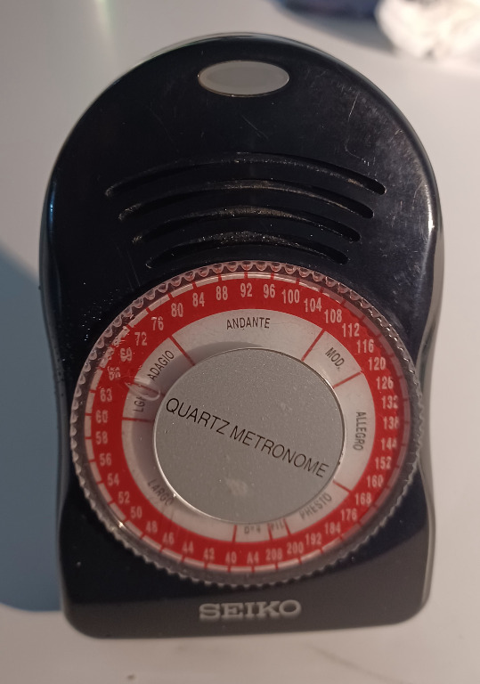 Quartz metronome Used ( SEIKO ), Audio, Other Audio Equipment on Carousell