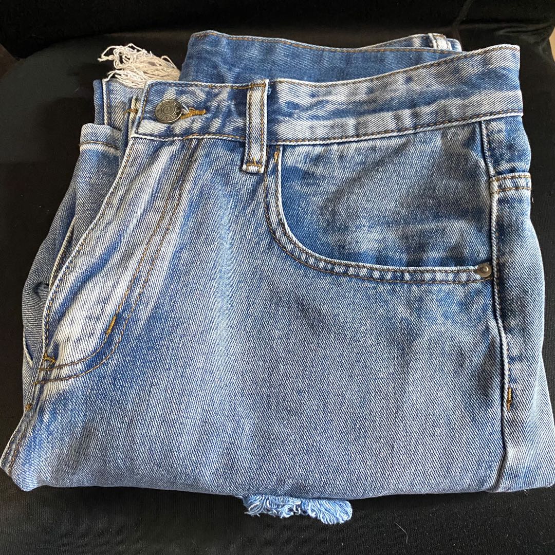 SHEIN ripped jeans acid wash S32, Men's Fashion, Bottoms, Jeans on