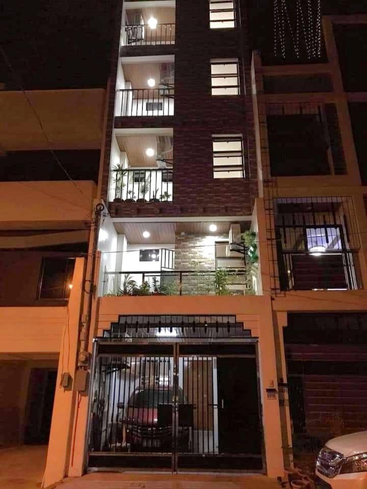 Studio Unit in Olympia Makati City (Category: Room Rentals) located in Makati City. Submitted by tet_805 (Listing ID 1166062973, Image 1). Description: We have 1 vacant studio room for rent * 14 sq meters * with own toilet and bathroom * with own water and electric submeter (Reduced monthly cost due to installed residential solar panels) * with Air Con * with balcony * very quiet neighborhood, located inside agated and guarded community * separat
