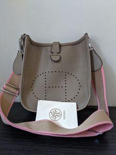 Tas branded