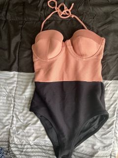 (Category: ) located in . Submitted by movingawaysale23 (Listing ID 1166106638, Image 1). Description: .