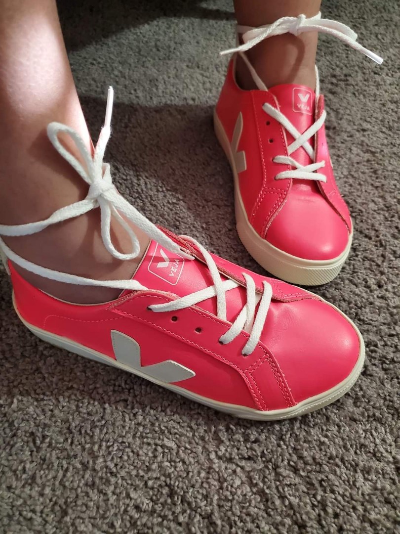 veja sneakers size 6