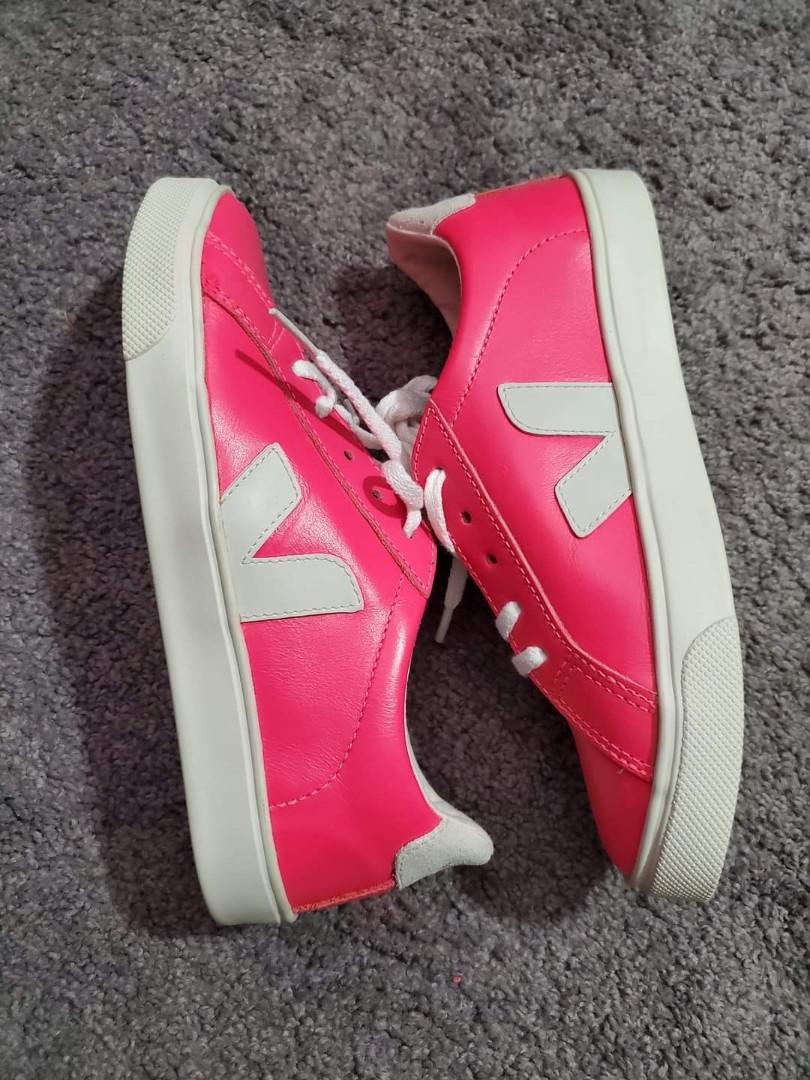 Veja Sneakers Big Kids Size 34 fits women s 6 6.5