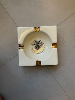 (Category: ) located in . Submitted by midoribuys (Listing ID 1166134797, Image 1). Description: .