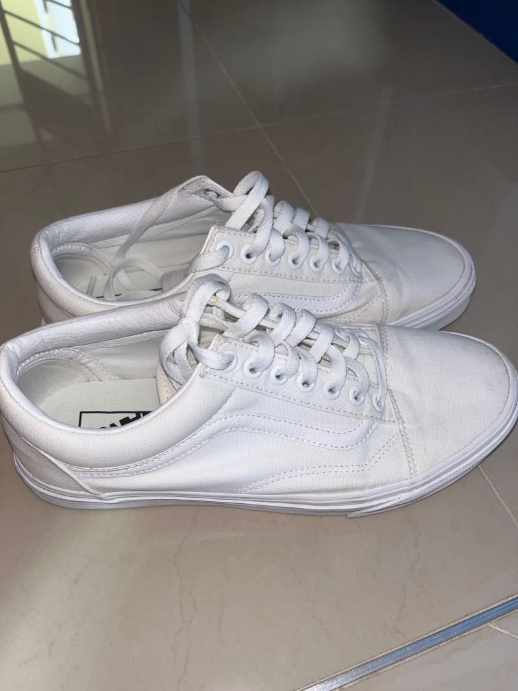 White Vans Old Skool Men s Fashion Footwear Sneakers on Carousell