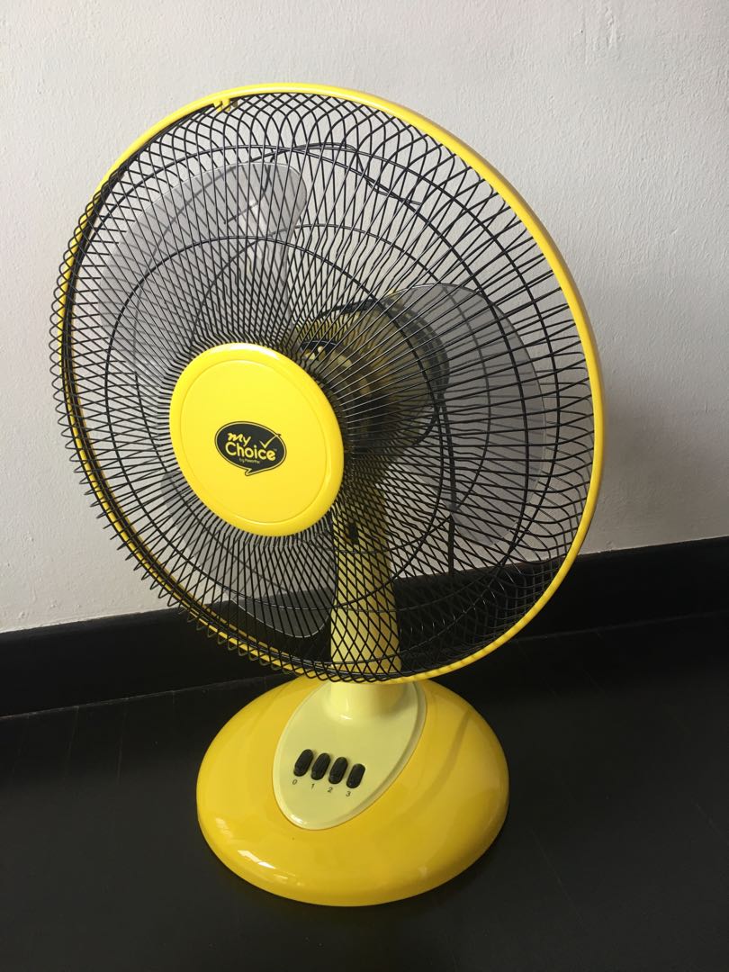 16” desk fan, Furniture & Home Living, Lighting & Fans, Fans on Carousell