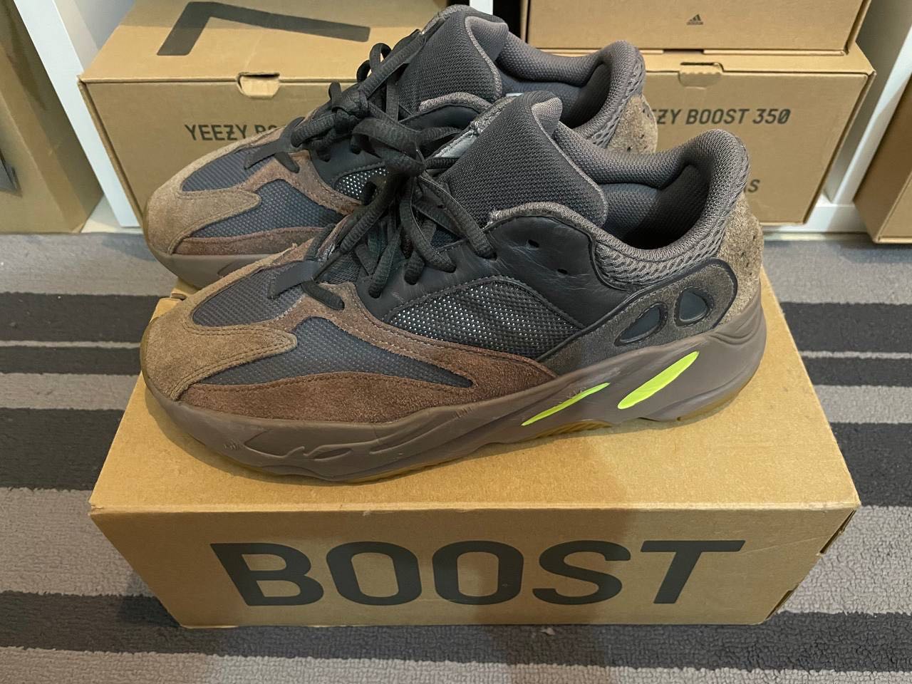 Adidas Yeezy 700 Mauve, Men's Fashion 