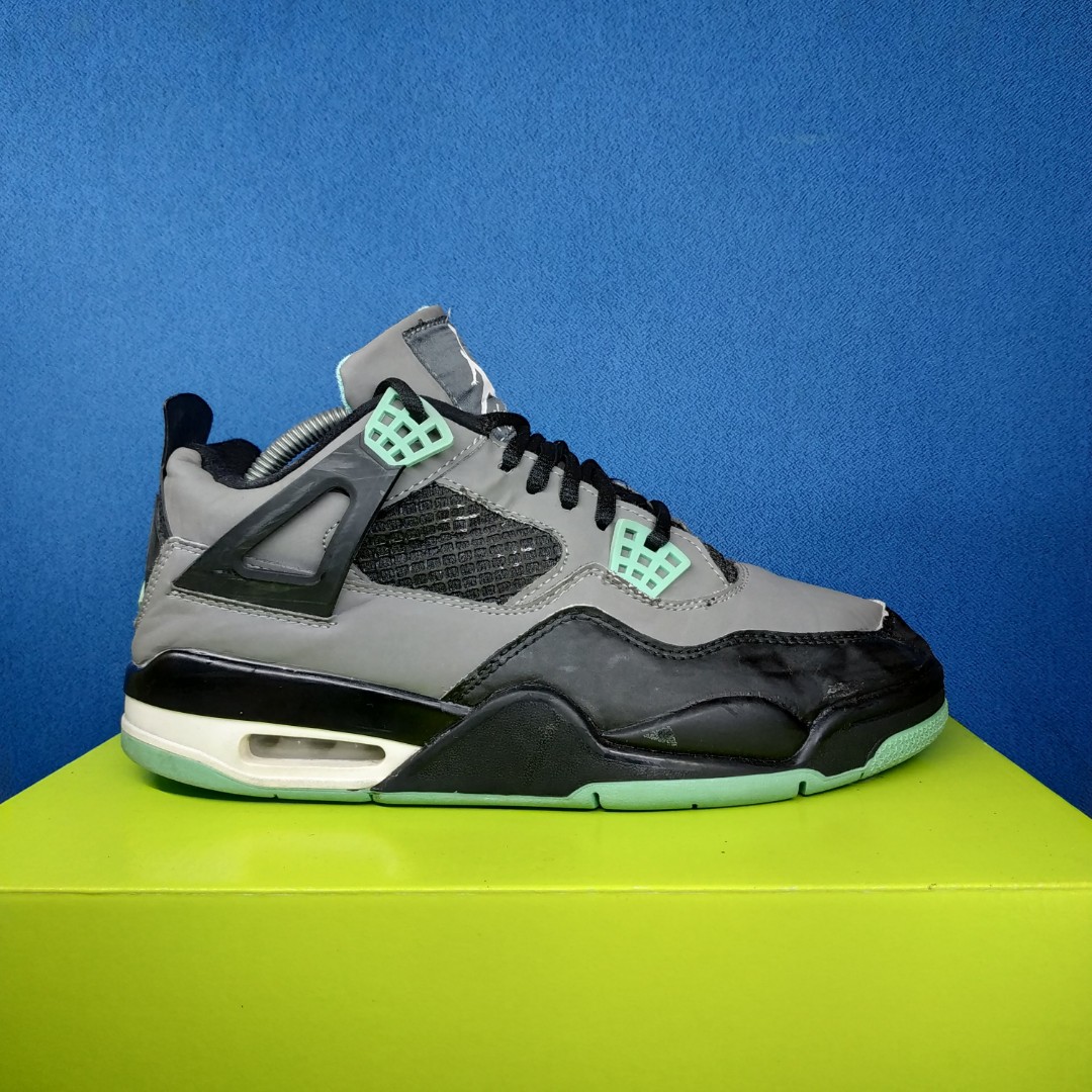 Air Jordan 4 Retro Green Glow, Fesyen 