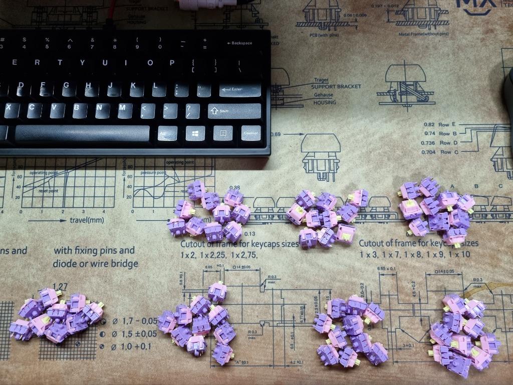 Banana Splits Switches (69 pcs) (lubed and filmed), Computers & Tech