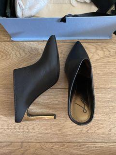 Brand New: Lanvin Leather Point-Toe Mule Slide (Calfskin Leather)
