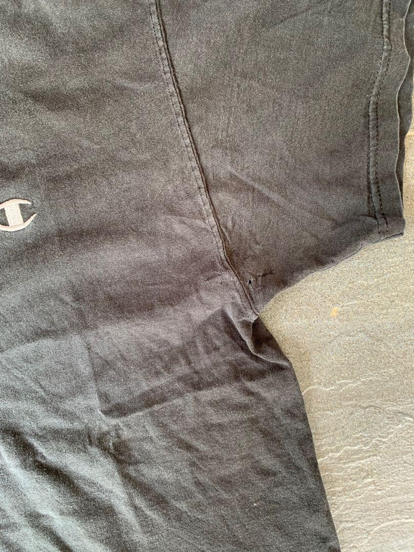 CHAMPION BASIC TEE (Category: Tshirts & Polo Shirts) located in Kajang. Submitted by budakbaikjualbundle (Listing ID 1166336692, Image 3). Description: 22/28 CONDITION 9/10 no problem at all 30 dfod.
