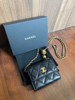 Authentic Chanel Pearl Crush Ball Chain Mini Square in Black GHW, Luxury,  Bags & Wallets on Carousell