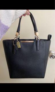 💯Authentic Coach Small Leather Handbag