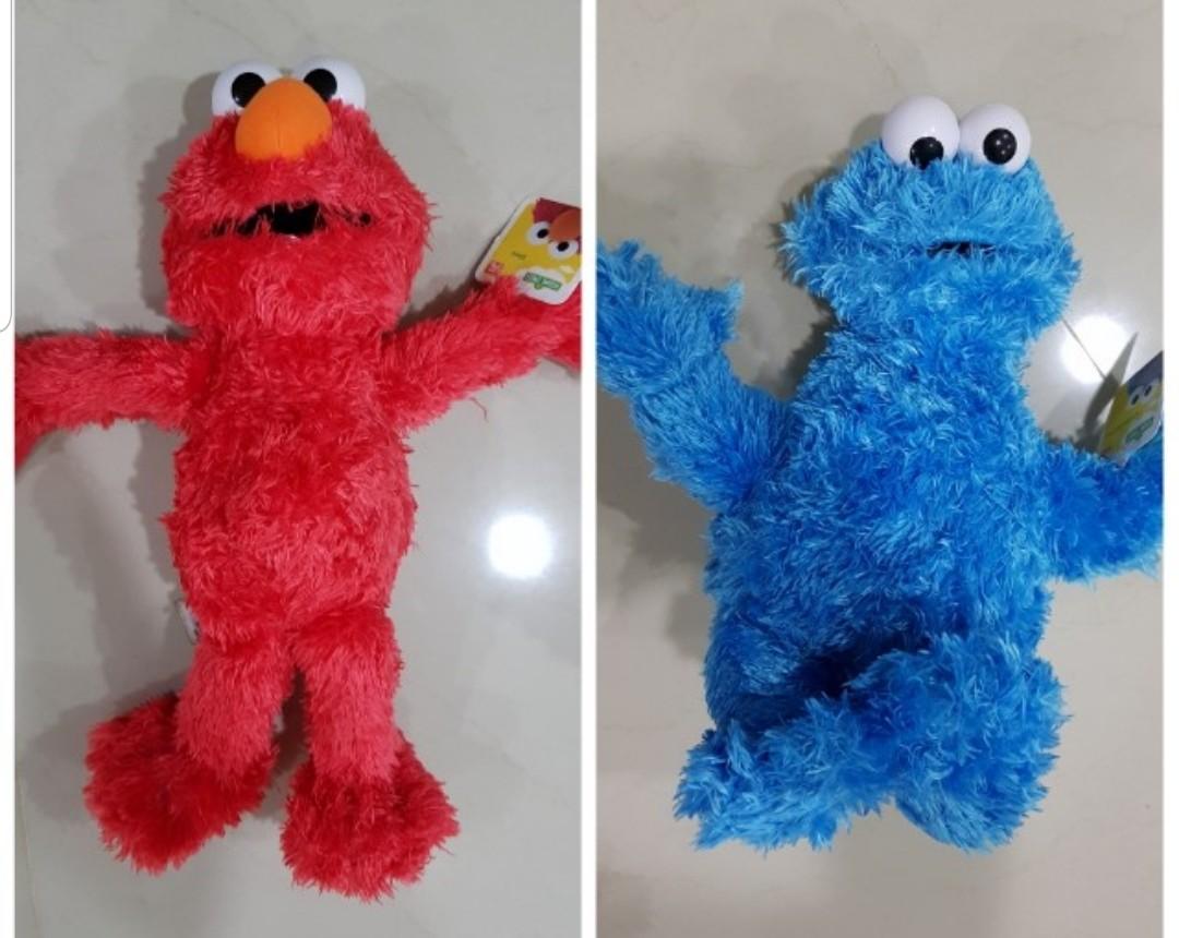 elmo and cookie monster plush
