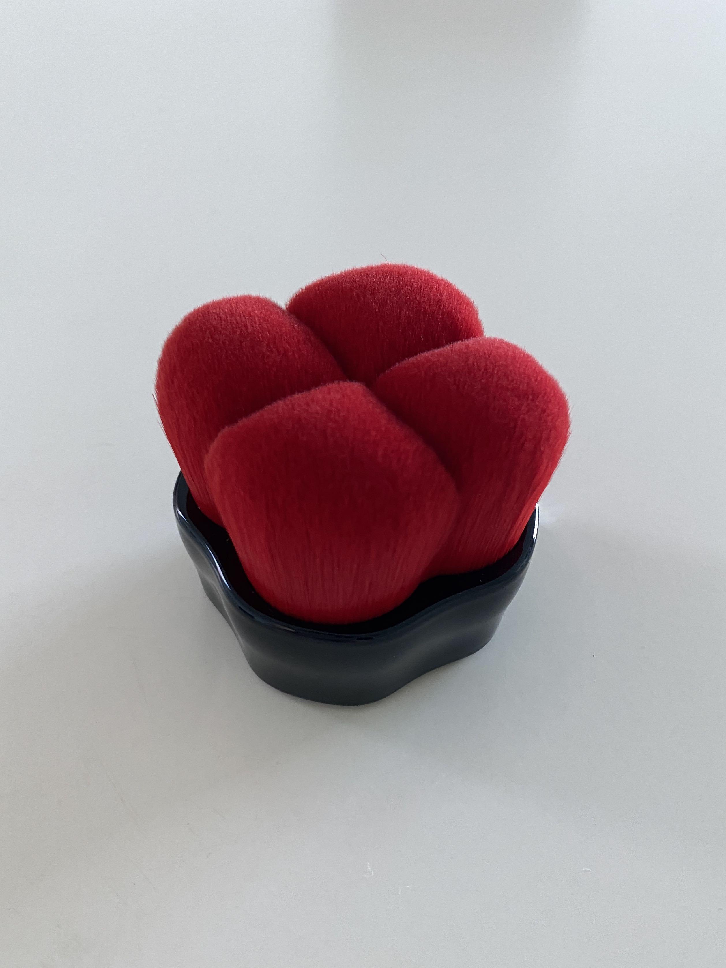 HANATSUBAKI HAKE Polishing Face Brush, 美容＆化妝品, 健康及美容 皮膚護理, 化妝品