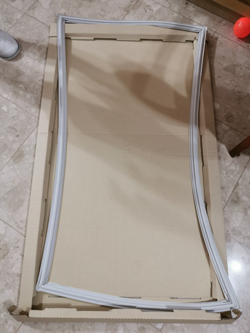 Hitachi fridge gasket / rubber seal, TV & Home Appliances, Kitchen