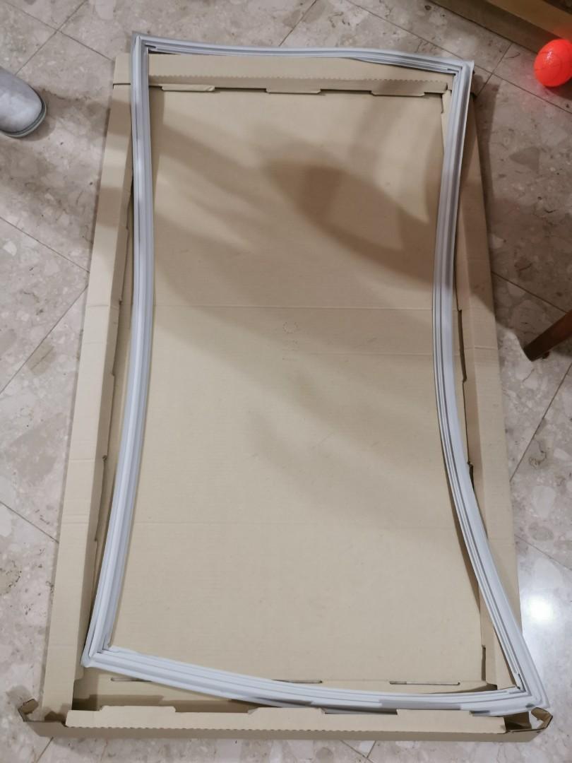 Hitachi fridge gasket / rubber seal, TV & Home Appliances, Kitchen